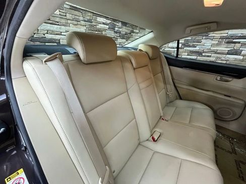Used 2013 Lexus ES 350 w/ Premium Pkg FWD image 36