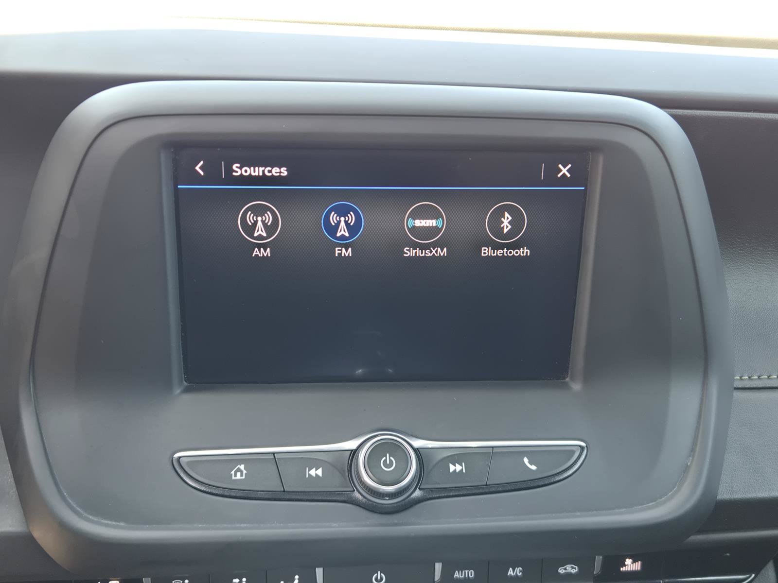 Used 2020 Chevrolet Camaro LT RWD image 9