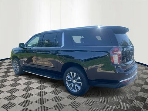 Used 2021 Chevrolet Suburban LT w/ LT Signature Package AWD/4WD image 6