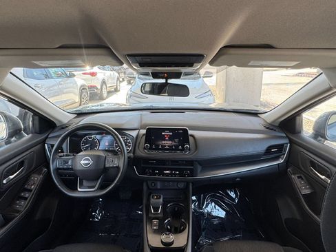 Used 2025 Nissan Rogue SV AWD/4WD image 35