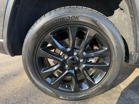 Used 2021 Jeep Grand Cherokee Laredo X image 43