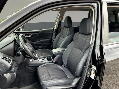Used 2022 Subaru Forester Premium AWD/4WD image 24