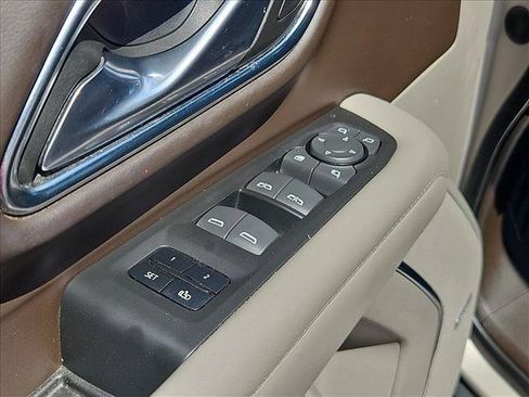 Certified 2022 Chevrolet Suburban LT w/ Luxury Package AWD/4WD image 13
