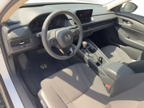 Used 2023 Honda Accord EX image 4