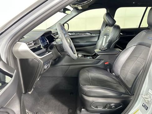 Used 2022 Jeep Grand Cherokee Trailhawk image 11