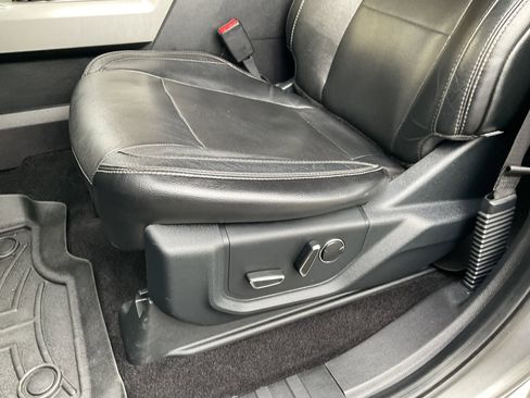 Used 2015 Ford F150 Lariat w/ Max Trailer Tow Package image 28