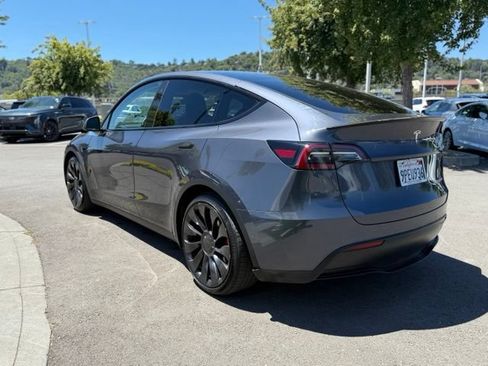 Used 2022 Tesla Model Y Performance AWD/4WD image 4