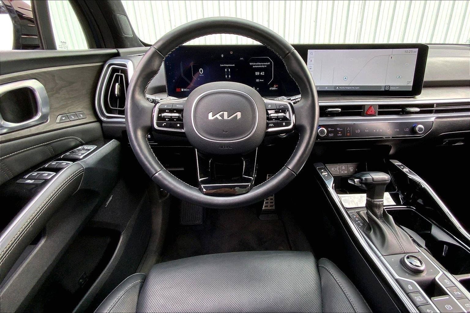 Used 2024 Kia Sorento SX Prestige AWD/4WD image 5