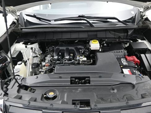 Used 2023 Nissan Pathfinder SV FWD image 5