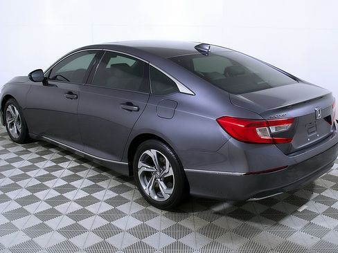Used 2018 Honda Accord EX image 9