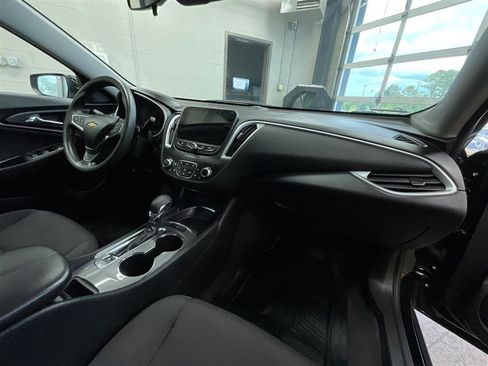 Used 2023 Chevrolet Malibu LT FWD image 32