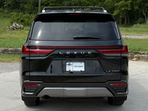 Used 2026 Lexus LX 700h Luxury AWD/4WD image 6