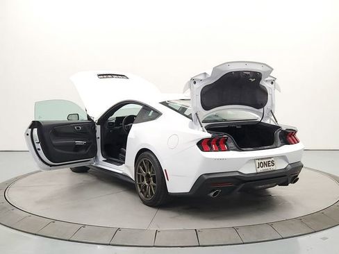 Used 2025 Ford Mustang GT RWD image 13