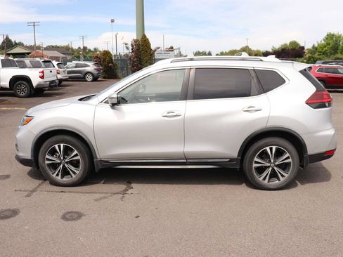 Used 2018 Nissan Rogue SL w/ Premium Package AWD/4WD image 8