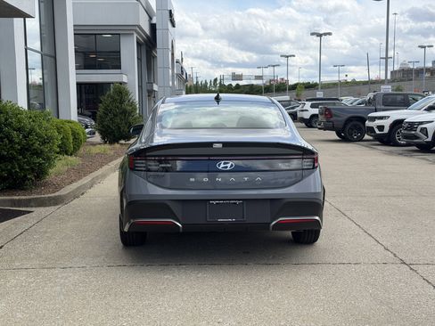 New 2026 Hyundai Sonata SE FWD image 6