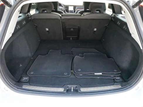 Used 2025 Volvo V60 B5 Cross Country Plus AWD/4WD image 18