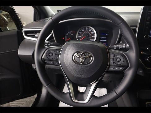 Used 2022 Toyota Corolla SE image 16