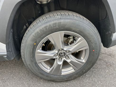 Used 2025 Toyota RAV4 LE image 29