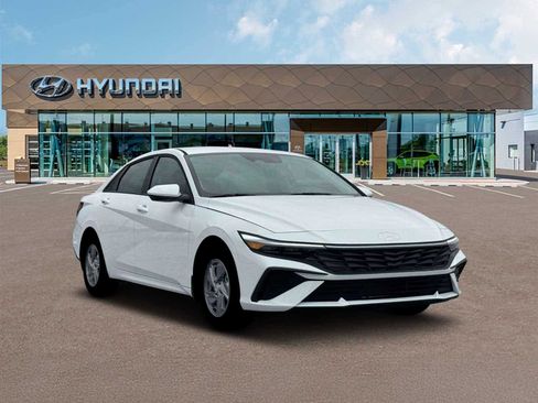 New 2026 Hyundai Elantra SE FWD image 11