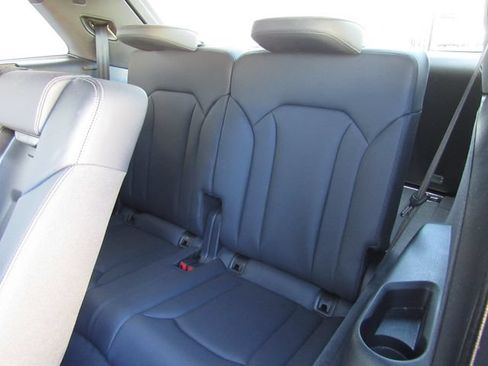 Used 2025 Audi Q7 3.0T Premium w/ Convenience Package AWD/4WD image 17