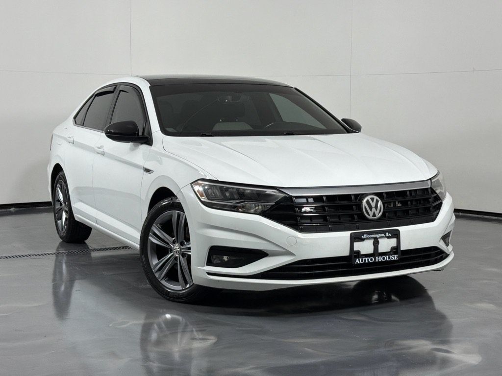 Used 2020 Volkswagen Jetta R-Line w/ R-Line Cold Weather Package FWD image 2