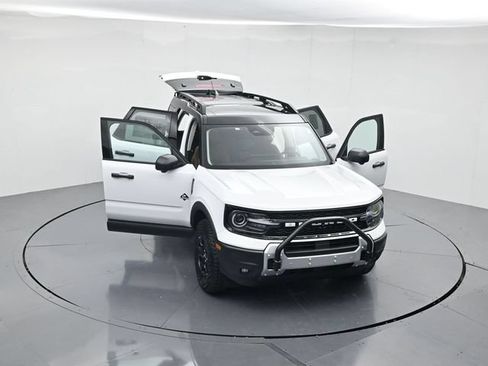 Used 2025 Ford Bronco Sport Outer Banks w/ Sasquatch Outer Banks Package AWD/4WD image 46