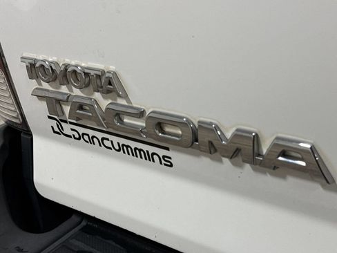 Used 2015 Toyota Tacoma 4x4 Double Cab w/ SR5 Package image 25
