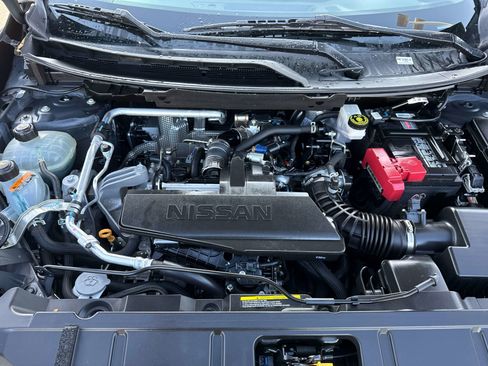 Used 2024 Nissan Rogue S AWD/4WD image 9