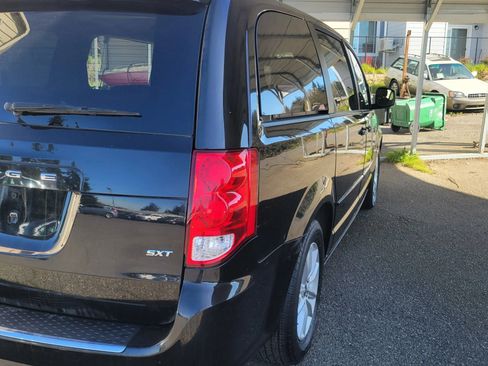 Used 2013 Dodge Grand Caravan SE image 7