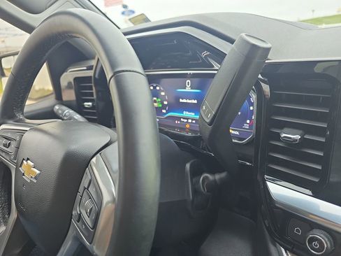 Used 2023 Chevrolet Silverado 1500 LT AWD/4WD image 25