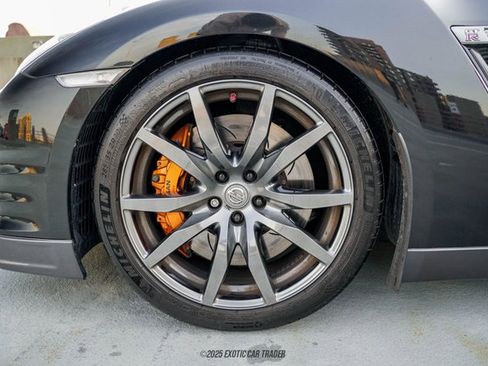 Used 2014 Nissan GT-R Premium w/ Premium Interior Package AWD/4WD image 81