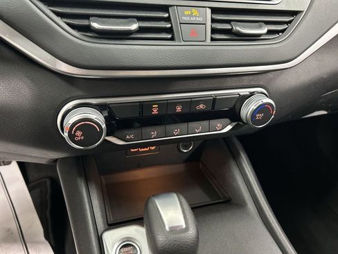 Used 2022 Nissan Altima 2.5 SV image 16