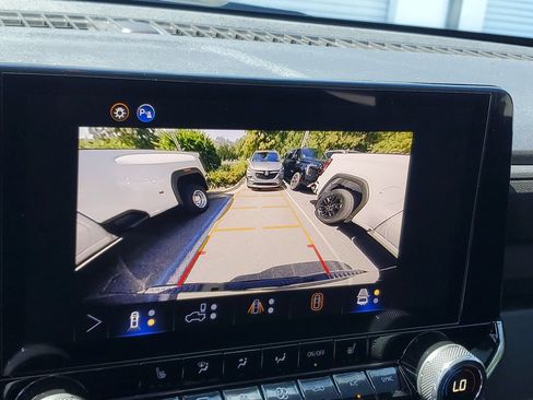 Used 2025 Chevrolet Colorado Trail Boss AWD/4WD image 22