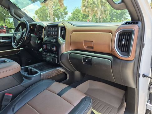Used 2022 Chevrolet Silverado 3500 High Country AWD/4WD image 26