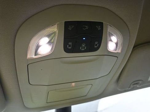 Used 2024 Chrysler Pacifica Limited FWD image 25