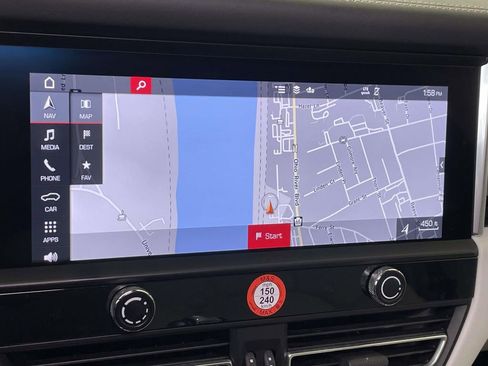 Certified 2023 Porsche Macan S image 30