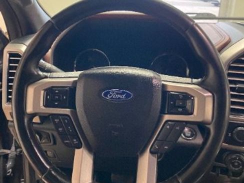 Used 2019 Ford F150 Platinum w/ Equipment Group 701A Luxury RWD image 20