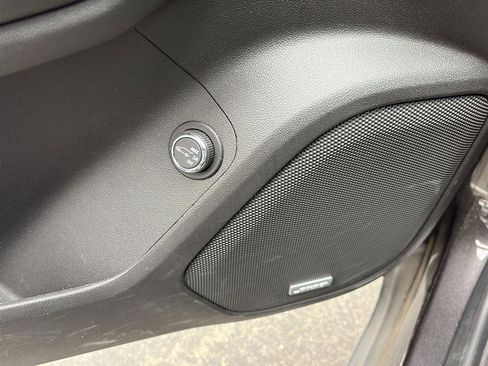 Used 2018 GMC Acadia Denali w/ Technology Package image 8