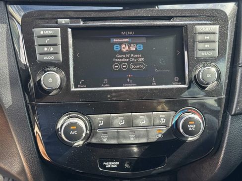 Used 2020 Nissan Rogue S w/ Special Edition Package FWD image 26