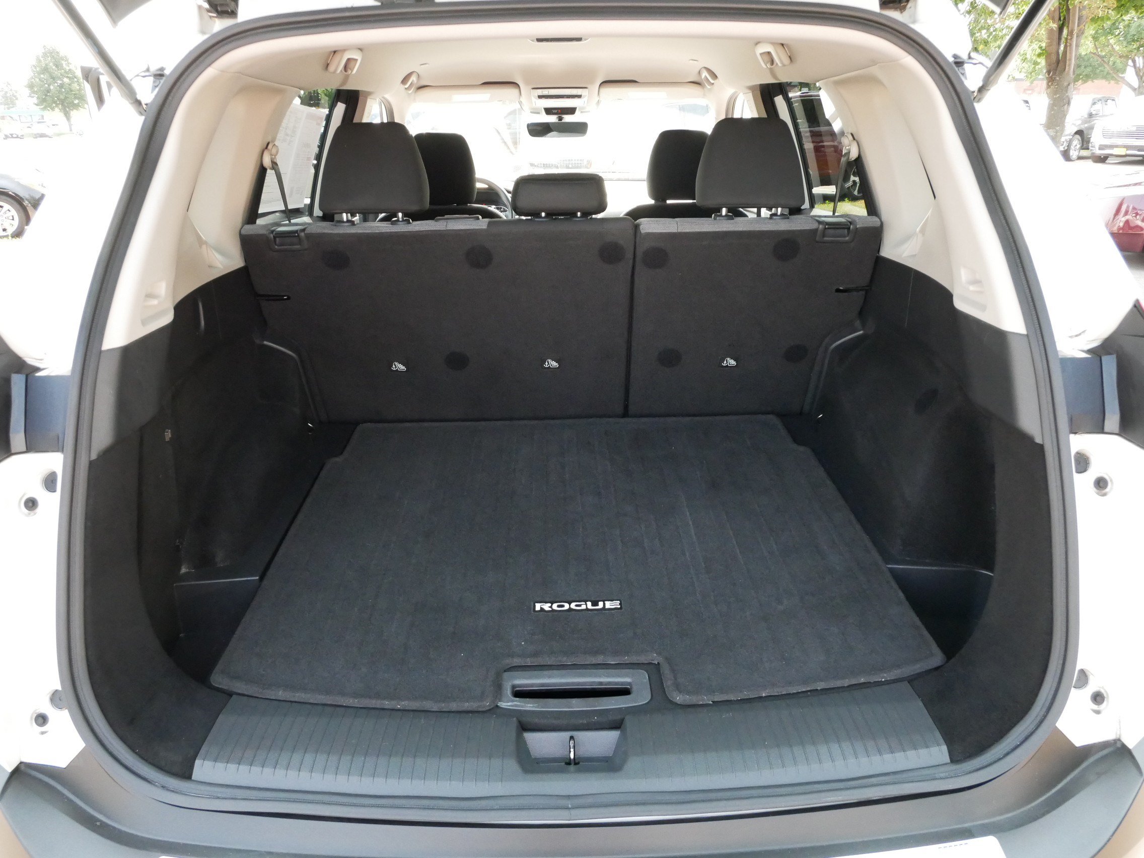 Used 2023 Nissan Rogue SV AWD/4WD image 18