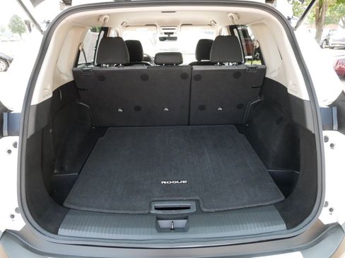 Used 2023 Nissan Rogue SV AWD/4WD image 18