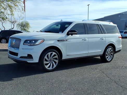 Used 2022 Lincoln Navigator L Reserve image 3