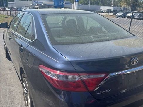 Used 2015 Toyota Camry LE image 4