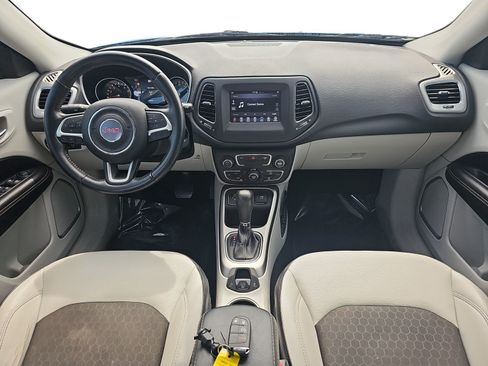 Used 2019 Jeep Compass Latitude w/ Popular Equipment Group FWD image 10