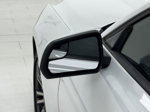 Used 2017 Ford Mustang Coupe image 34