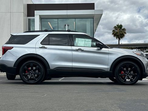 Certified 2023 Ford Explorer ST w/ Equipment Group 401A AWD/4WD image 2