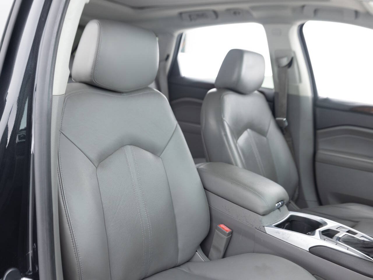 Used 2011 Cadillac SRX Luxury FWD image 28