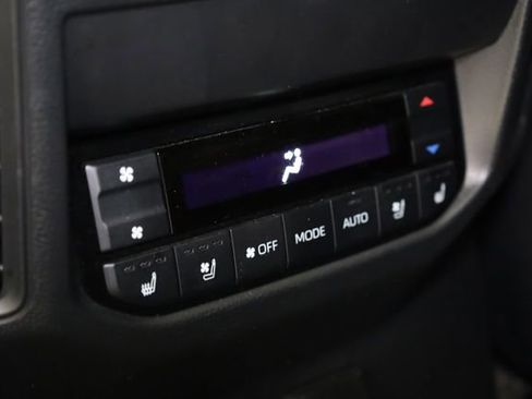 Used 2023 Toyota Sequoia Platinum image 31