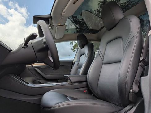 Used 2023 Tesla Model 3 Standard Range image 13