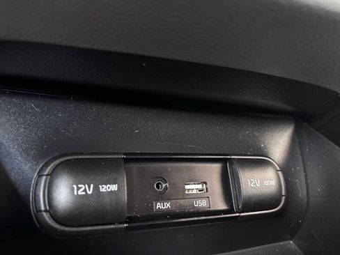 Used 2016 Kia Soul + FWD image 29